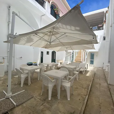Bed & Breakfast Antico Palazzo Spinola 3*