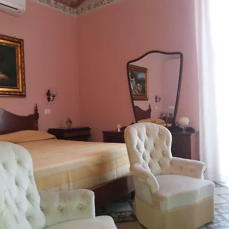 Alojamento de Acomodação e Pequeno-almoço Antico Palazzo Spinola Gallipoli
