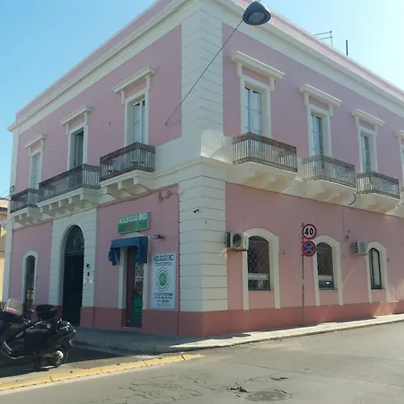 Antico Palazzo Spinola 4* غالّيبولي