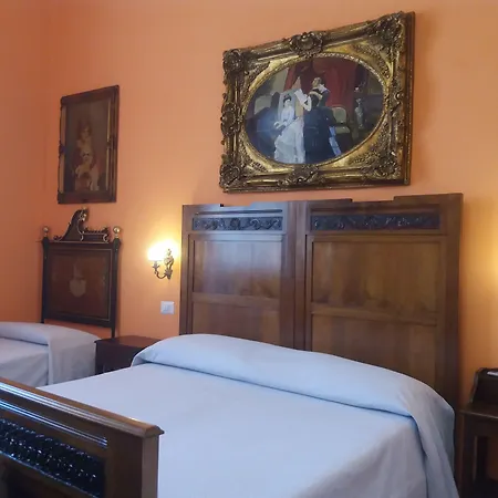 Antico Palazzo Spinola 4* غالّيبولي